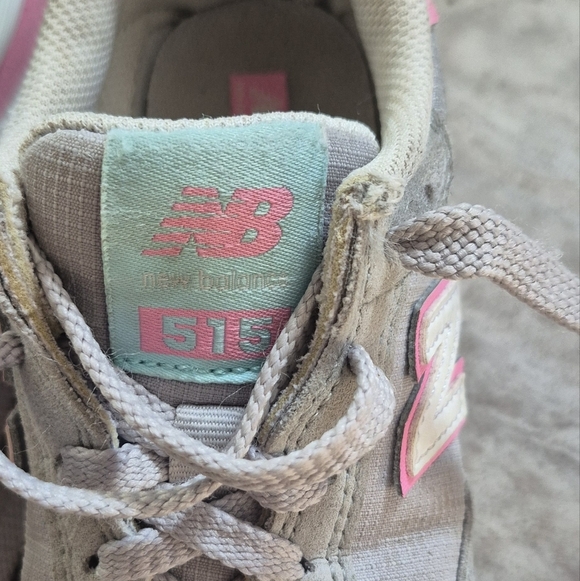 New Balance Kids' Sneakers in Light Gray and Bright Pink - Picture 6 of 7